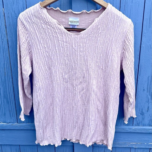 Haystacks Tops - Haystack Light Pink Ruched‎ Textured Top Stretchy Women's Size Small V Neck